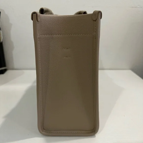 Balenciaga Hardware Leather Tote - Picture 7 of 10